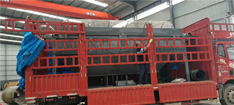 1.5米篩分機(jī) 7米皮帶機(jī)發(fā)貨