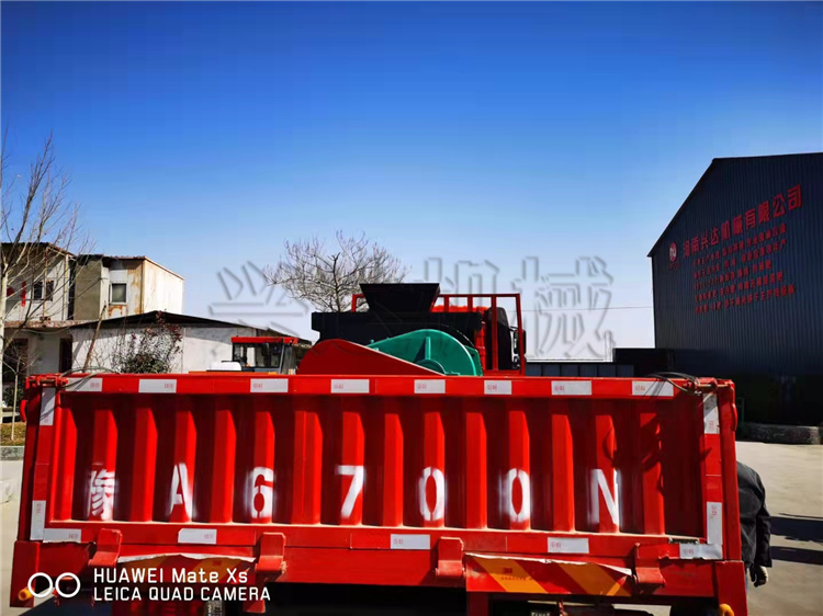 有機肥雙軸攪拌機發(fā)貨現(xiàn)場