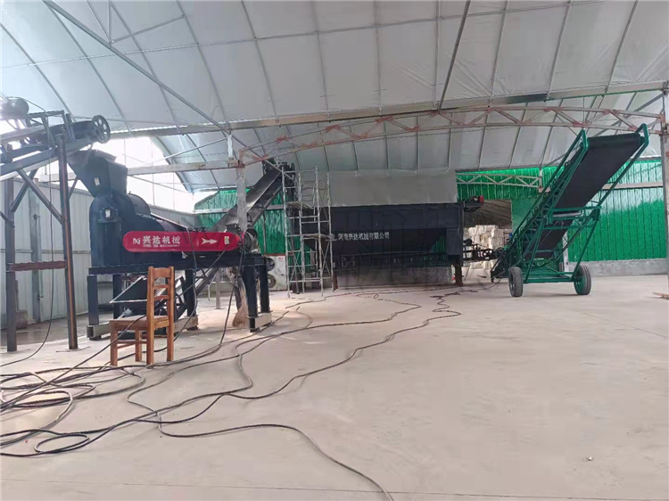 江蘇泰州年產(chǎn)3萬噸雞糞粉狀有機(jī)肥生產(chǎn)線安裝現(xiàn)場