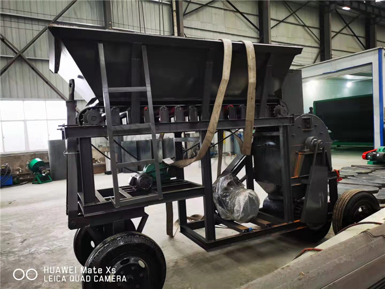 客戶定制時產30噸粉碎一體機發(fā)貨現場