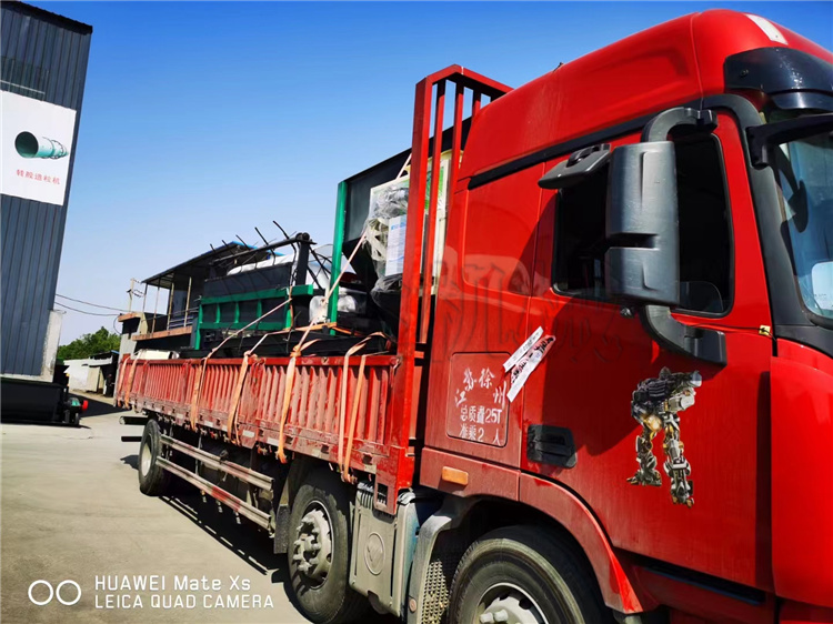 安徽年產(chǎn)1萬(wàn)噸粉狀有機(jī)肥生產(chǎn)線發(fā)貨現(xiàn)場(chǎng)