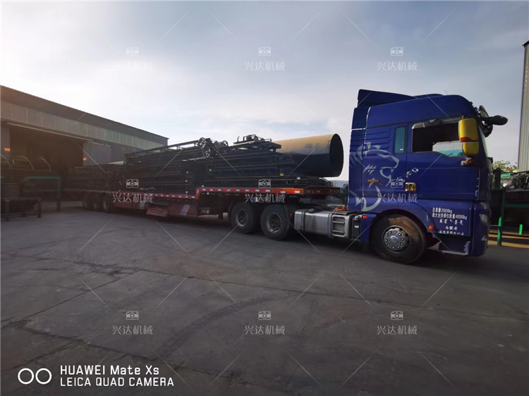 寧夏客戶年產(chǎn)3萬(wàn)噸顆粒有機(jī)肥生產(chǎn)線第二車(chē)1.5米冷卻機(jī)裝車(chē)發(fā)貨