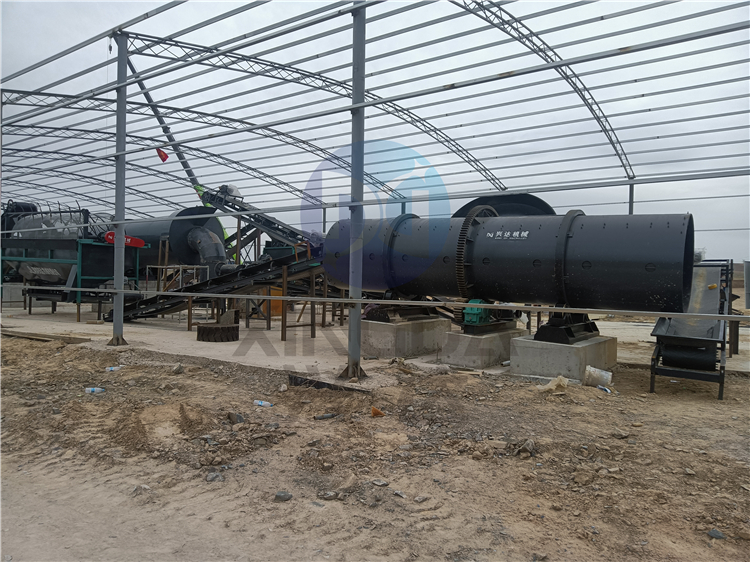 寧夏固原 年產(chǎn)3萬(wàn)噸顆粒有機(jī)肥生產(chǎn)線(xiàn) 安裝現(xiàn)場(chǎng)
