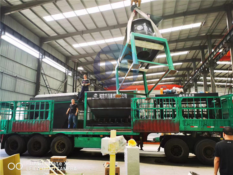 山西晉中客戶年產(chǎn)5000噸粉狀有機(jī)肥生產(chǎn)線發(fā)貨現(xiàn)場(chǎng)