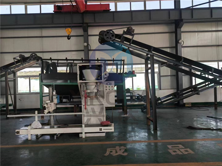 遼寧客戶年產2萬噸粉狀生物有機肥生產線 安裝調試現(xiàn)場