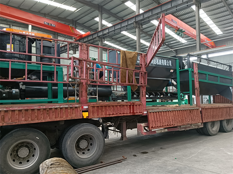 吉林客戶年產(chǎn)2萬(wàn)噸生物粉劑有機(jī)肥生產(chǎn)線發(fā)貨現(xiàn)場(chǎng)