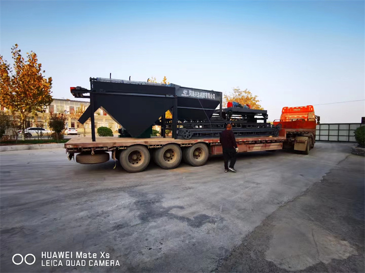 客戶年產(chǎn)5000噸雞糞粉末有機肥生產(chǎn)線發(fā)貨現(xiàn)場