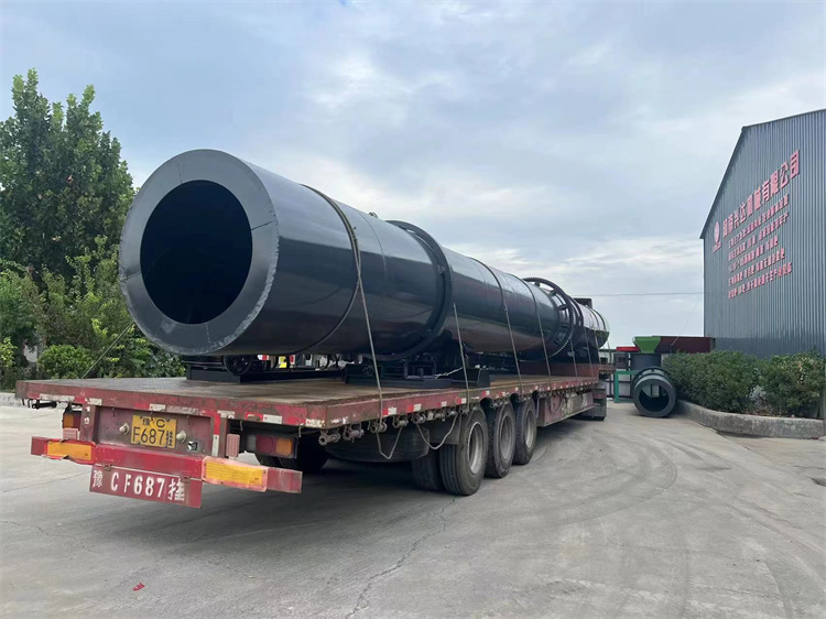 年產(chǎn)3萬(wàn)噸顆粒有機(jī)肥生產(chǎn)線第二車發(fā)貨現(xiàn)場(chǎng)