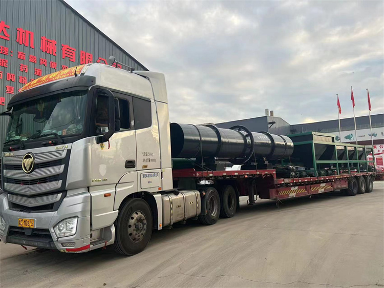 年產(chǎn)3萬噸顆粒有機肥生產(chǎn)線第三車發(fā)貨現(xiàn)場