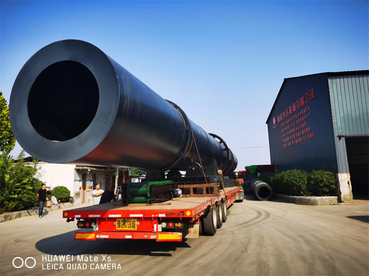 黑龍江客戶(hù)年產(chǎn)5萬(wàn)噸顆粒有機(jī)肥生產(chǎn)線(xiàn)第五車(chē)發(fā)貨現(xiàn)場(chǎng)