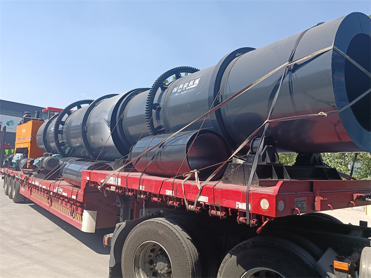 黑龍江客戶年產(chǎn)5萬(wàn)噸顆粒有機(jī)肥生產(chǎn)線第六車發(fā)貨現(xiàn)場(chǎng)