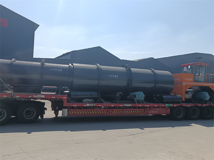 黑龍江客戶年產(chǎn)5萬(wàn)噸顆粒有機(jī)肥生產(chǎn)線第六車發(fā)貨現(xiàn)場(chǎng)