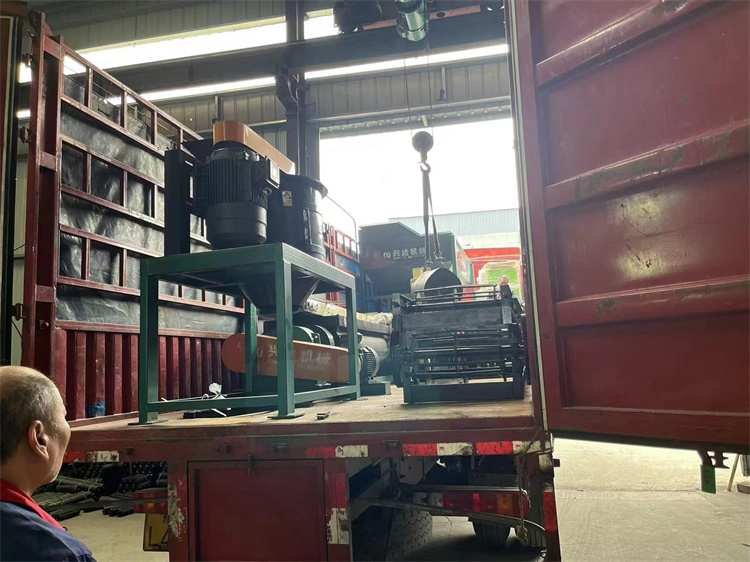 銅陵有機(jī)肥設(shè)備發(fā)貨現(xiàn)場(chǎng)