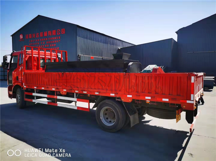 有機肥雙軸攪拌機發(fā)貨現(xiàn)場