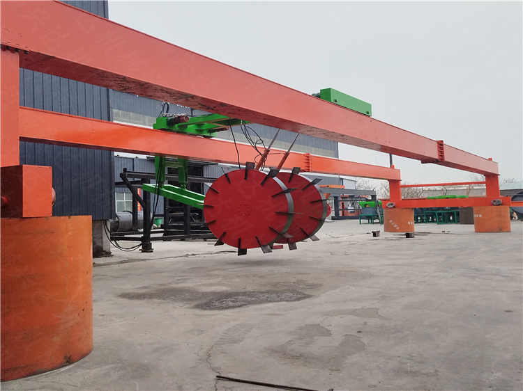 糖廠濾泥輪盤(pán)翻堆機(jī)發(fā)酵翻料有機(jī)肥設(shè)備
