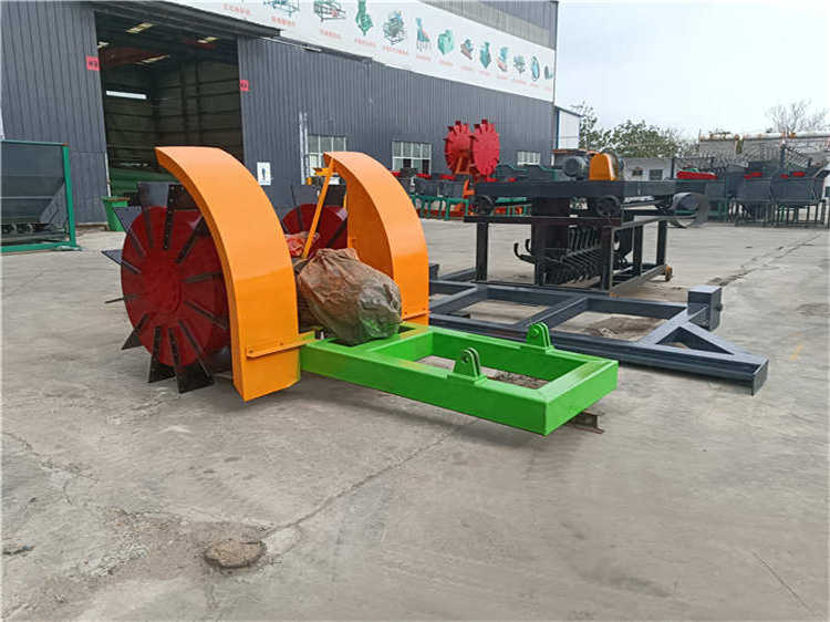 8米大跨度輪盤翻拋機(jī)客戶定制發(fā)酵設(shè)備加工生產(chǎn)中