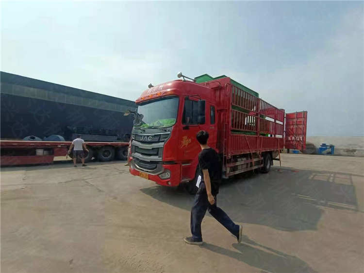 蚯蚓糞客戶(hù)制粒生產(chǎn)線(xiàn)設(shè)備發(fā)貨中