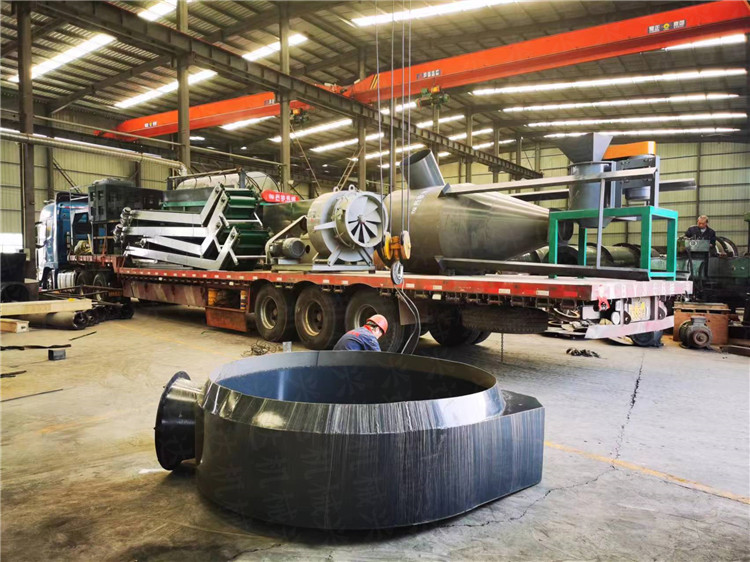 有機(jī)肥生產(chǎn)線立式粉碎機(jī)發(fā)貨現(xiàn)場