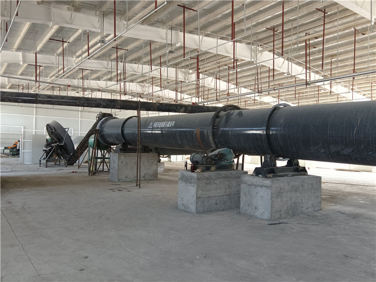 有機肥配套生產(chǎn)線設備滾筒烘干機客戶安裝現(xiàn)場