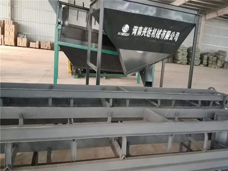 山東客戶蚯蚓糞顆粒生產(chǎn)線安裝現(xiàn)場