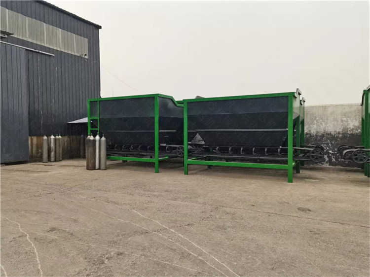 雞糞生產(chǎn)線有機(jī)肥鏟車料倉(cāng) 牛糞肥料加工上料機(jī) 生物肥給料機(jī)
