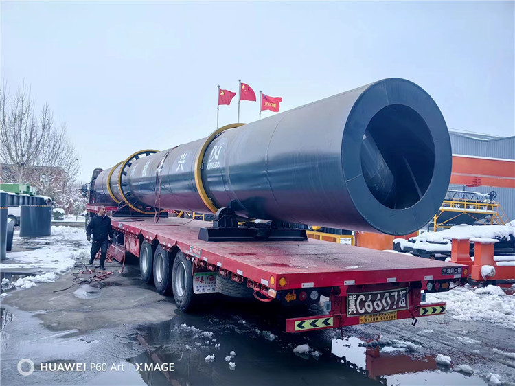 年產(chǎn)10萬牛糞有機肥生產(chǎn)線發(fā)貨現(xiàn)場