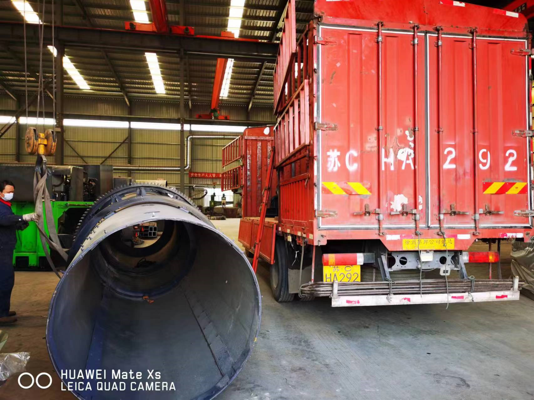 年產(chǎn)3萬噸有機(jī)肥顆粒生產(chǎn)線發(fā)貨現(xiàn)場(chǎng)