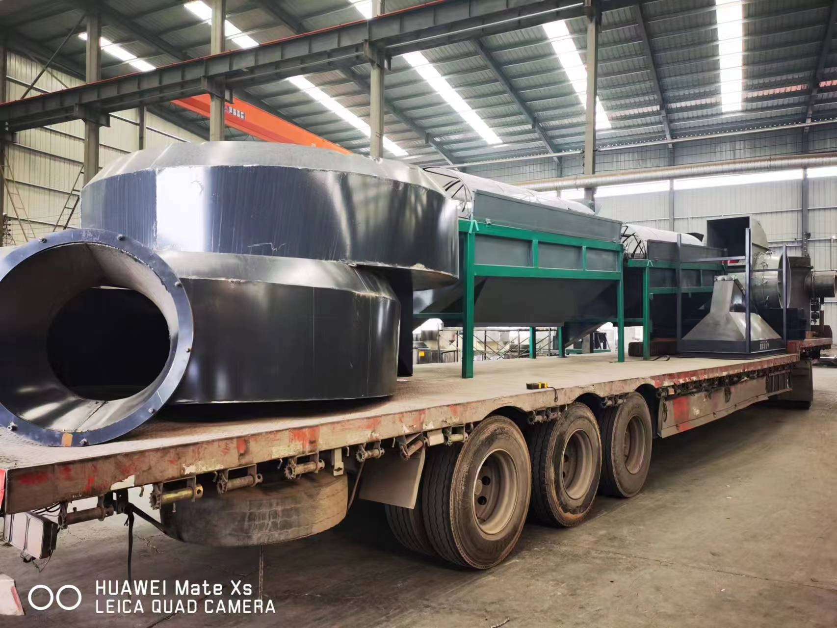 年產(chǎn)2萬雞糞有機肥生產(chǎn)線發(fā)貨現(xiàn)場