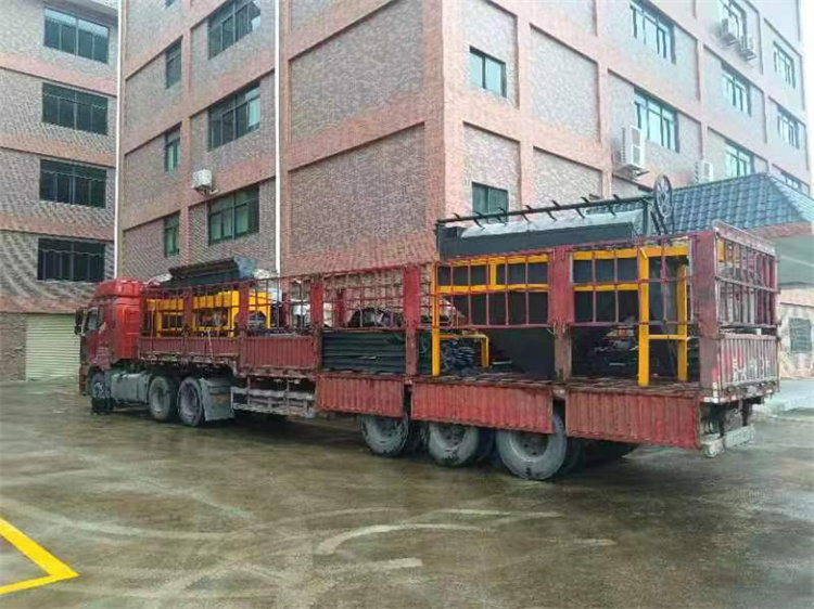 年產(chǎn)3萬噸有機(jī)肥顆粒生產(chǎn)線發(fā)貨現(xiàn)場