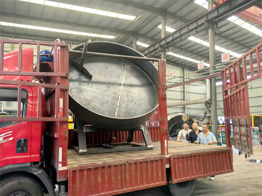 年產(chǎn)2萬噸有機肥顆粒生產(chǎn)線發(fā)貨現(xiàn)場