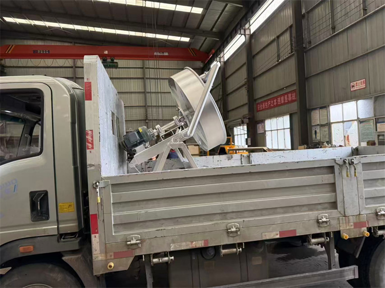 年產(chǎn)3萬噸有機(jī)肥粉狀生產(chǎn)線發(fā)貨現(xiàn)場