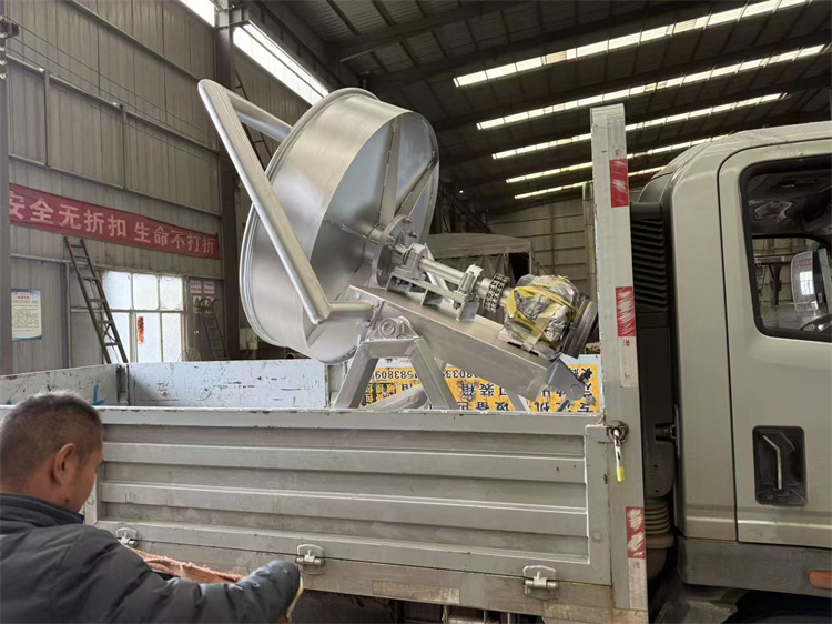 年產5萬雞糞有機肥生產線發(fā)貨現場