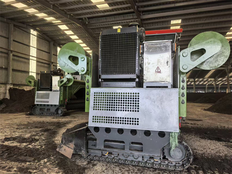 年產(chǎn)5萬鴨糞有機肥生產(chǎn)線安裝現(xiàn)