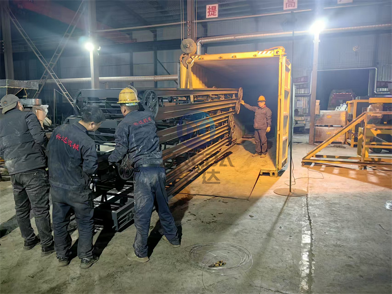 年產(chǎn)2萬噸顆粒有機肥生產(chǎn)線設備裝箱發(fā)貨