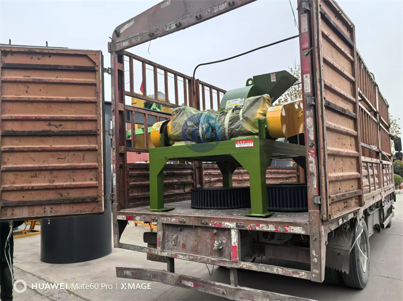 有機肥籠式粉碎機發(fā)貨現(xiàn)場