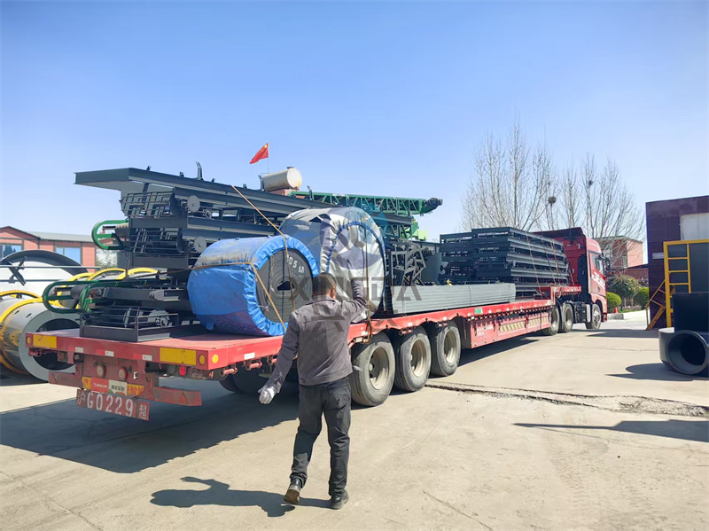 年產(chǎn)15萬噸有機肥生產(chǎn)線發(fā)貨現(xiàn)場