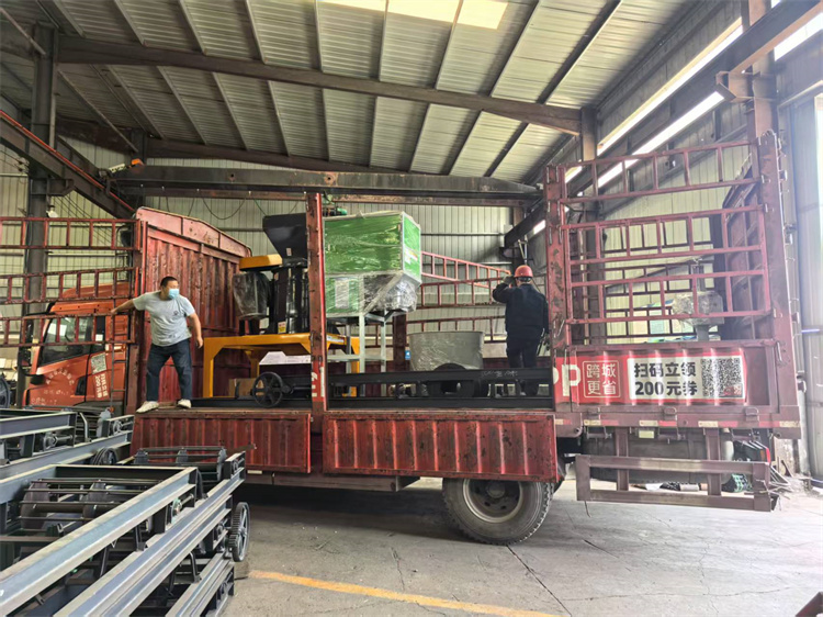 年產(chǎn)2萬免烘干生產(chǎn)線發(fā)貨現(xiàn)場