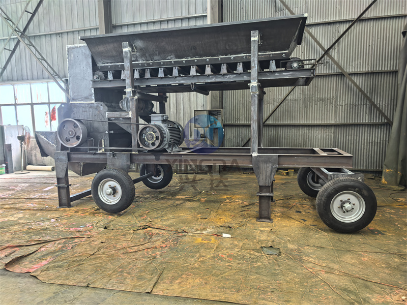 有機(jī)肥粉碎一體機(jī)發(fā)貨現(xiàn)場(chǎng)